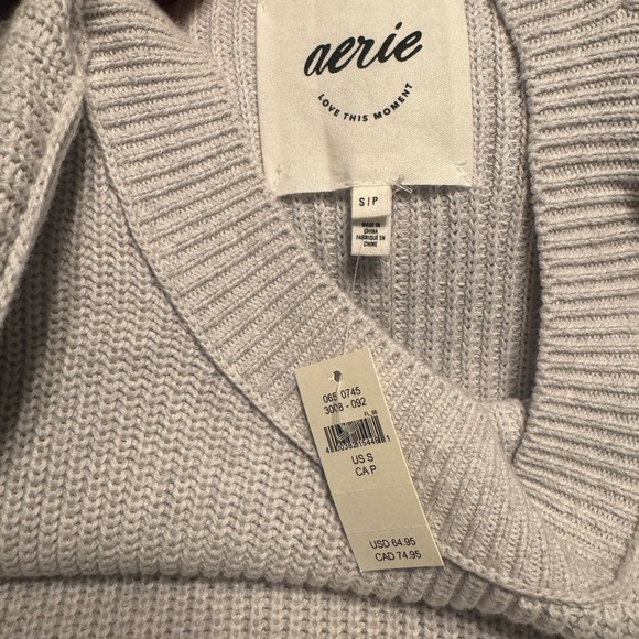 aerie Heather Light Gray Ribbed Crewneck Sweater - Picture 3 of 4